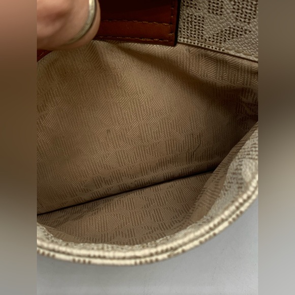 Michael Kors Logo Crossbody Gently Worn - Picture 10 of 14